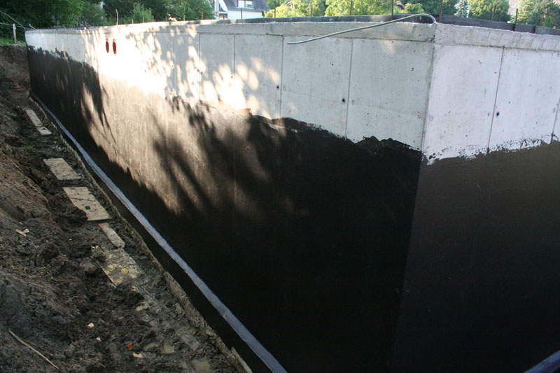 Erdberuehrte Wand feuchteisoliert